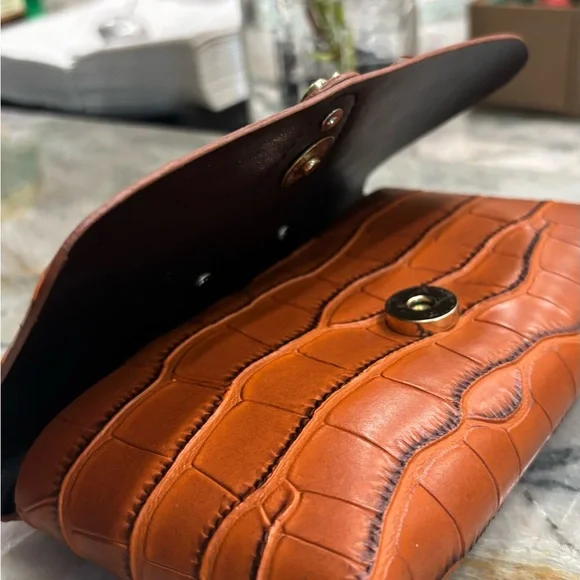 Brown Crocodile Embossed Clutch wallet - Picture 2 of 10